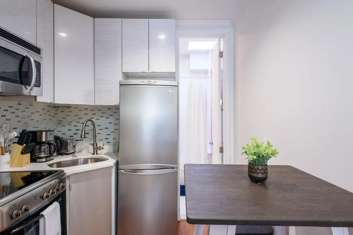 Apartment 24-17 Renovated Studio Prime Location Wd New York United States