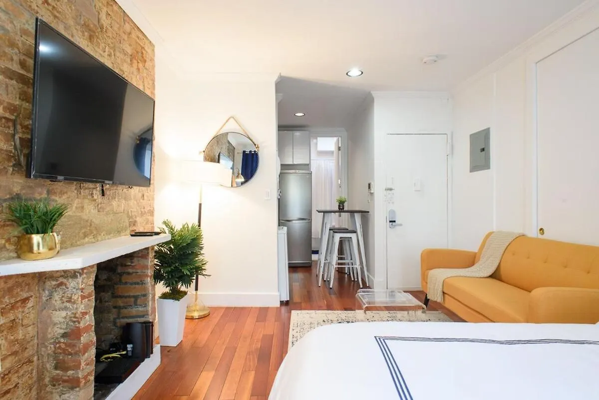 24-17 Renovated Studio Prime Location Wd New York United States