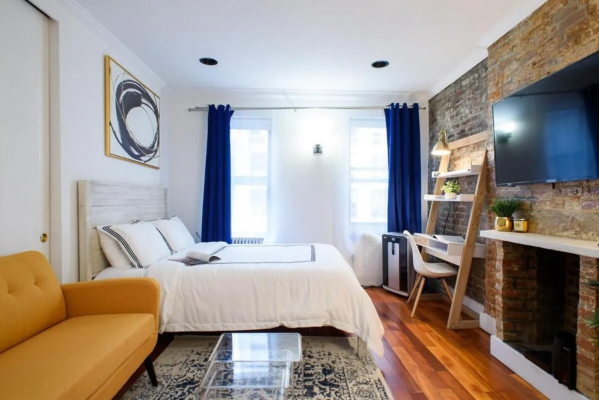 24-17 Renovated Studio Prime Location Wd New York