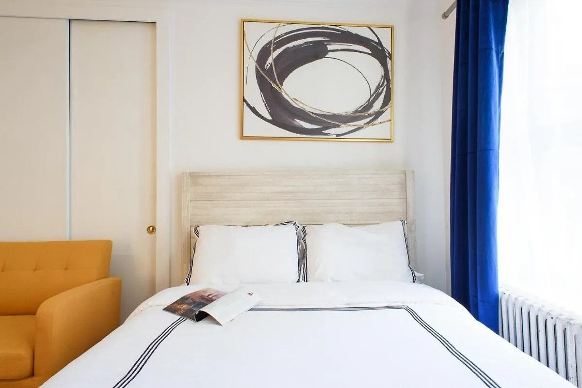 24-17 Renovated Studio Prime Location Wd New York 0*,  United States