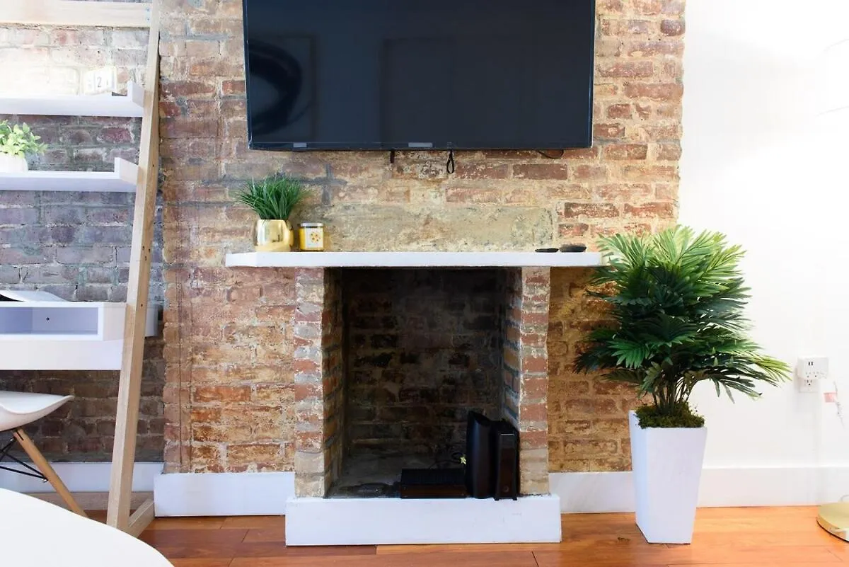 24-17 Renovated Studio Prime Location Wd New York 0*,
