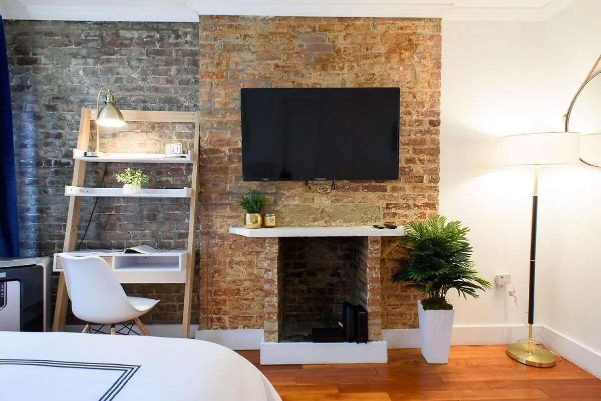 24-17 Renovated Studio Prime Location Wd New York 0*,